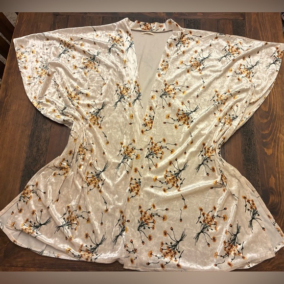 Anthropologie White Floral Kimono Top - Picture 3 of 4